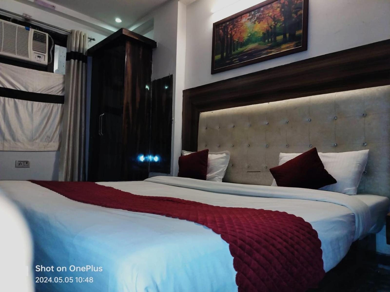 Hotel Janvi Palace Delhi  Exterior photo